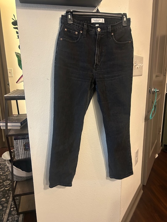 Abercrombie & Fitch Denim - Abercrombie Curve Love High-Rise Black Straight Jeans size 2 Short